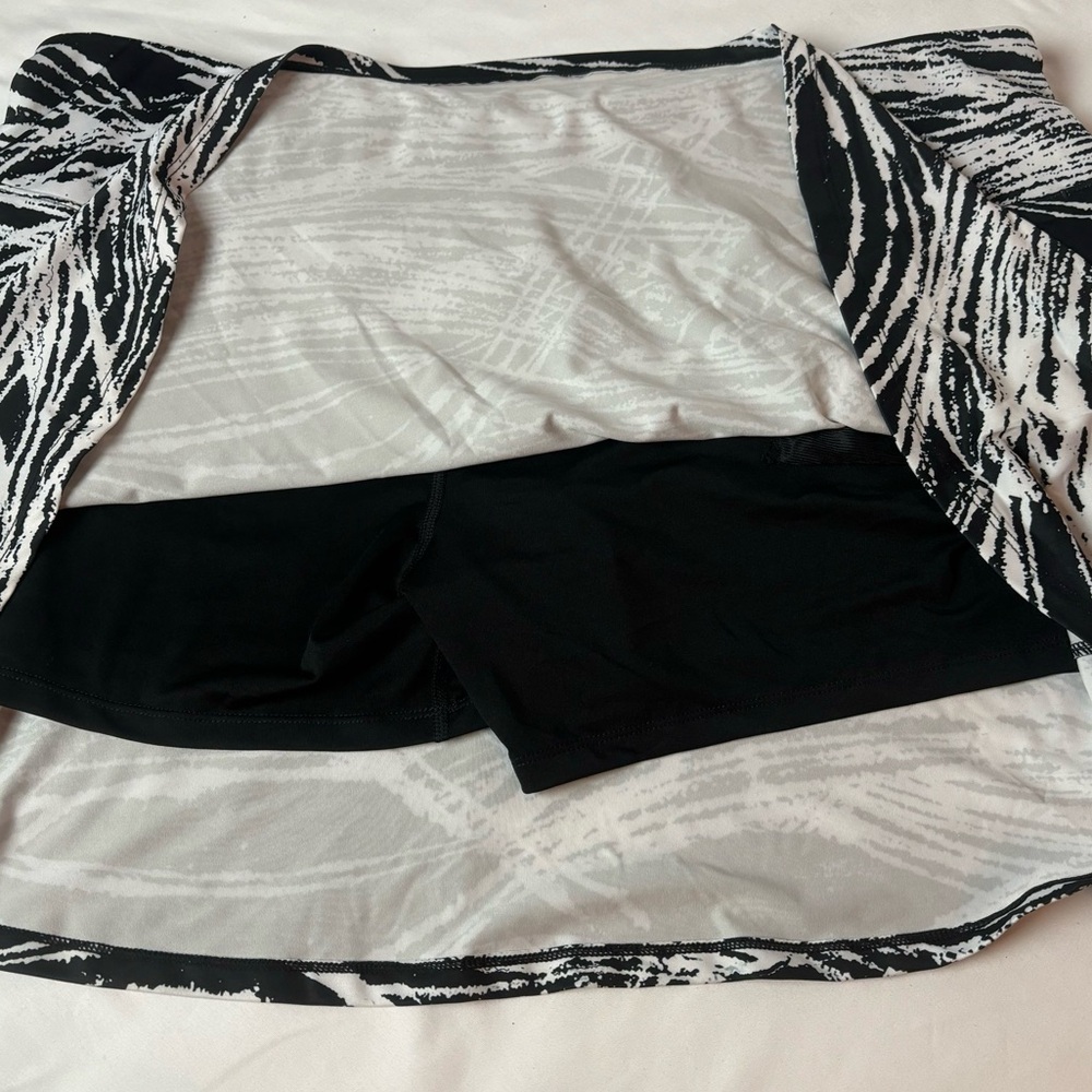 Slazenger Women Size 2XL Ink Blot Black Golf Tennis Flounce Skort Skirt NEW - Picture 3 of 7